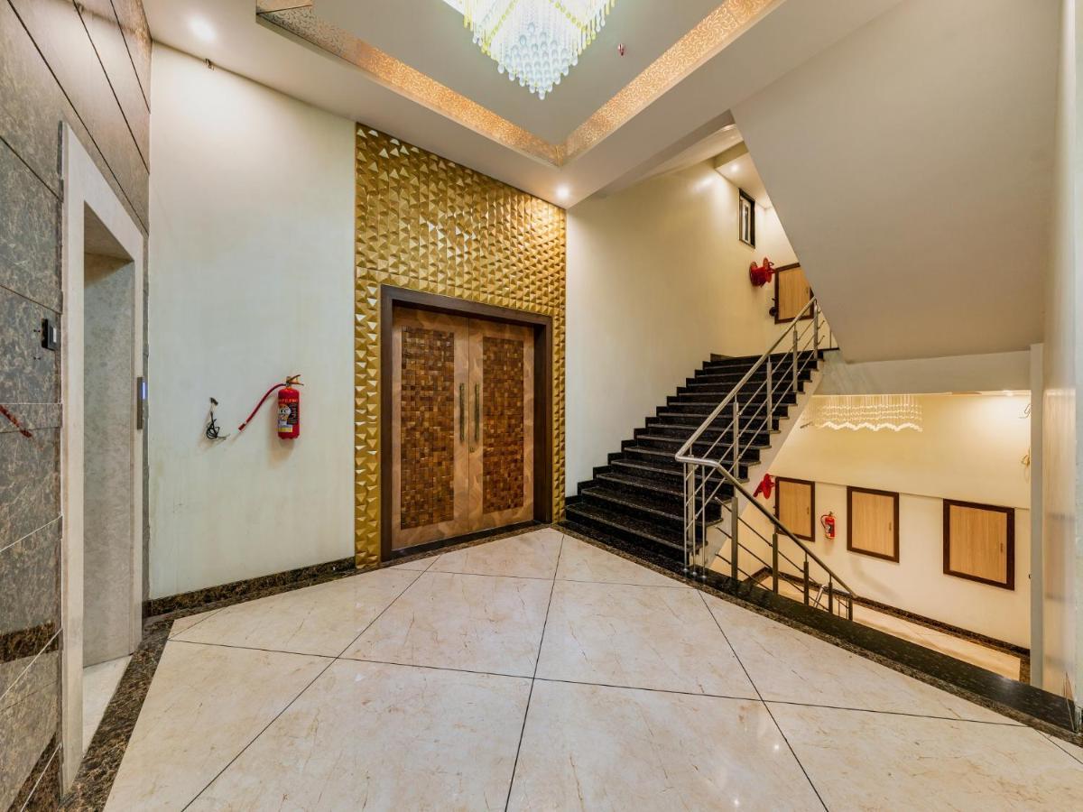 Dhule Hotel Chandradeep Regency מראה חיצוני תמונה