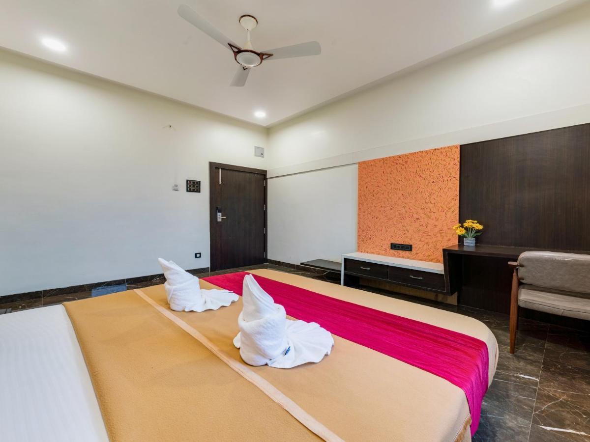 Dhule Hotel Chandradeep Regency מראה חיצוני תמונה